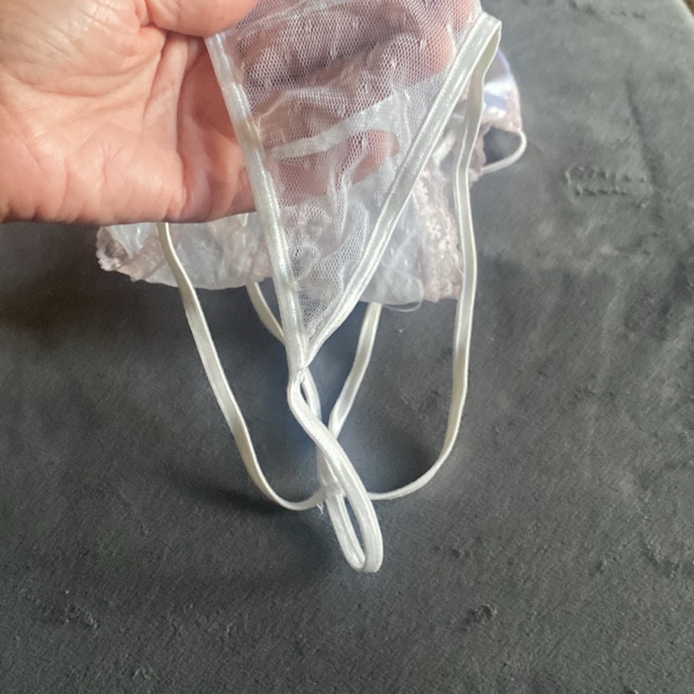 Delicate and pretty lace thong intimate wear! - Picture 4 of 4